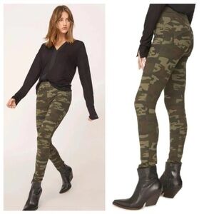 𝅺ANTHROPOLOGIE x Sanctuary Women's Grease Camo Leggings Size‎ XS EUC